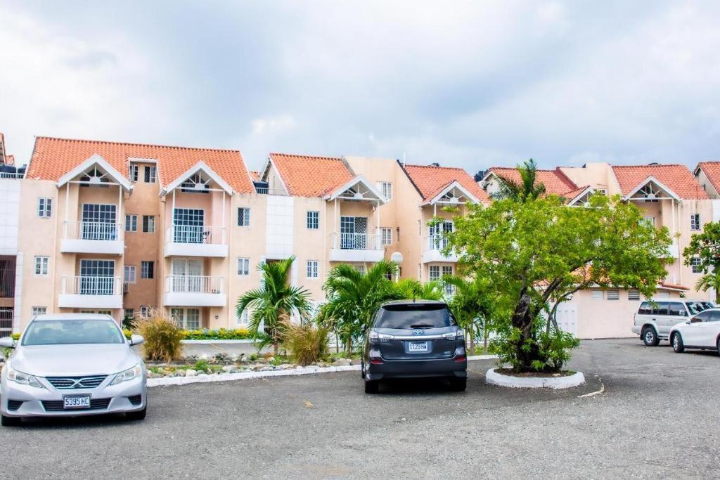 Finest Accommodation Marley Manor Apt # 513 Ground Floor 6 Marley Rd Kgn 6 Kingston Exterior foto